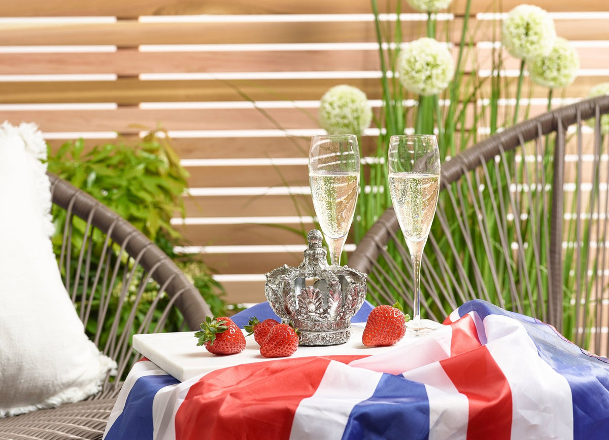 Naturewall Cedar Slatted Wall Panels used in a garden to decorate ready for the Queen's Jubilee. Ready to have a garden party over the bank holiday.